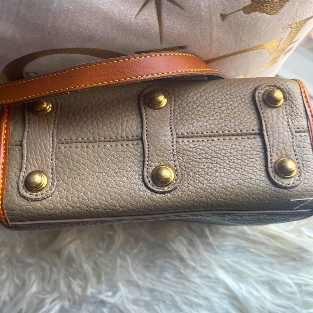 Dooney Bourke - Picture 4 of 6